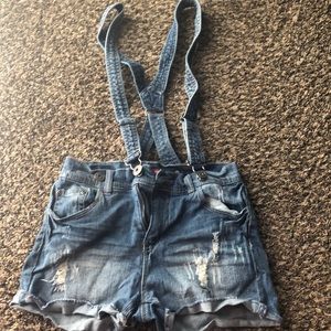 Short overalls